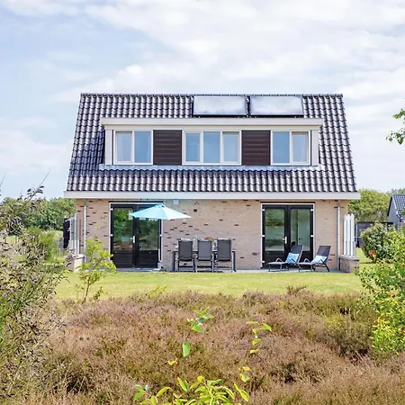 Stylish Texel Escape With Vakantiehuis Den Burg