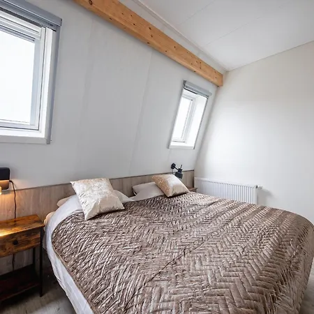 Dom wakacyjny Stylish Texel Escape With *
