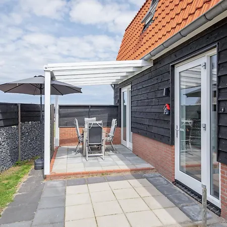 Stylish Texel Escape With *