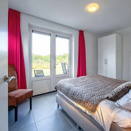 Dom wakacyjny Stylish Texel Escape With *